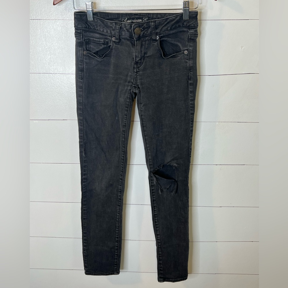 AMERICAN EAGLE SKINNY BLACK JEANS SZ 2